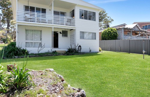 Vincentia House | The White House by Experience Jervis Bay