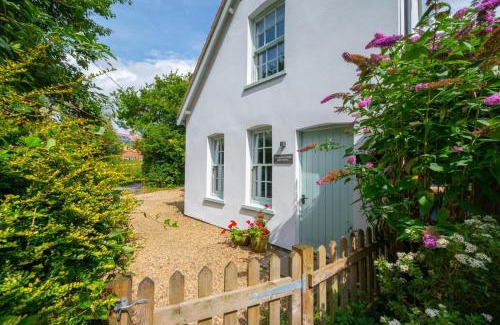 Guestwick House | The White House