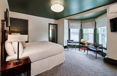 Lenox Hotel | The Whitlock