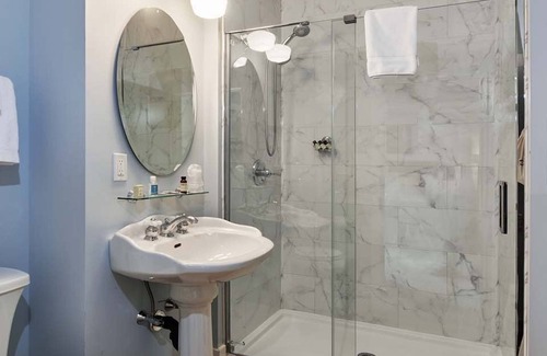 Lenox Hotel | The Whitlock