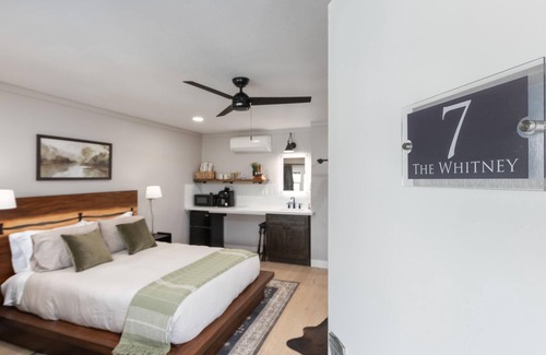 Three Rivers Hotel | The Whitney Room 7 Sequoia Motel - Mins to Park!