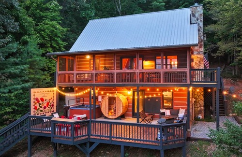 Blue Ridge House | The Wildflower: Mountain Views, Sauna, Hot Tub, Game Room, Fire Pit, Sleeps 12