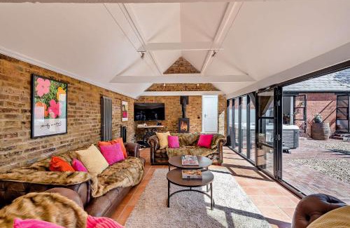 Westmarsh House | The Willows by Bloom Stays