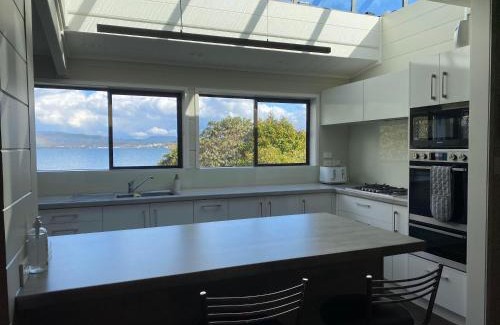 Kawaha Point House | The Willows