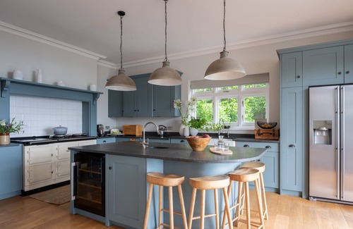 Salcombe House | The Wood - a house that sleeps 15 guests in 7 bedrooms