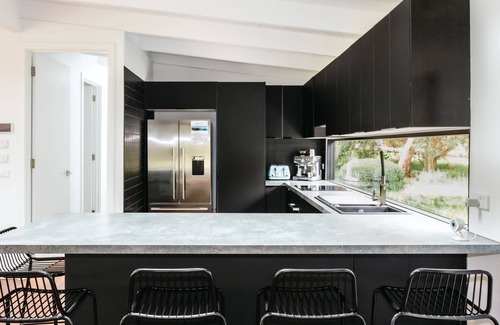Flinders House | The Woods Flinders - Experience the ultimate escape at this recently renovated stunning home.