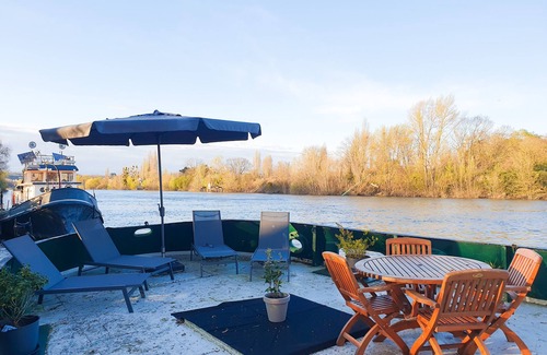 Le Port-Marly Boat Rental | The Yellow Pearl of Port Marly - 25 min from Paris
