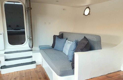 Le Port-Marly Boat Rental | The Yellow Pearl of Port Marly - 25 min from Paris