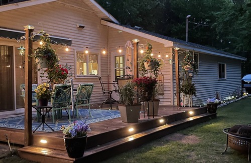 Rapid River House | Thee Year-Round Lake House on Little Bay de Noc
