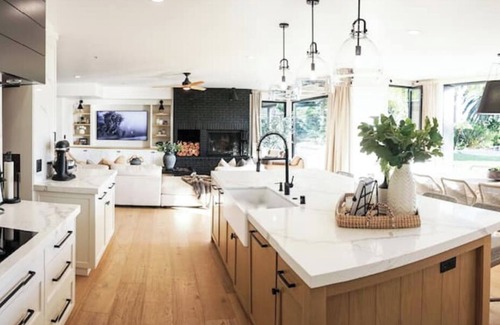Carlsbad House | TheFarmHouz/LuXury/Modern/1.2ac/Central/TeNNiS/+2CaSitas