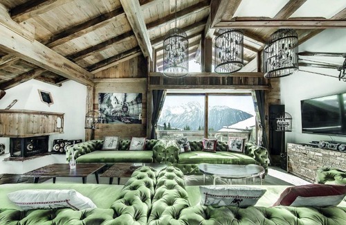 Mittelberg Ski Chalet | There are several terraces and a large garden