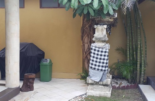 Sanur Villa | Thinking about Bali. We own the two best 2-BR villas in Emerald Villas Complex.