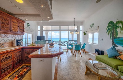 Akumal Condo | Third-Floor Oceanfront Condo with Balconies & Pool