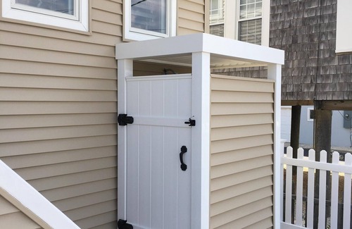Ship Bottom House | THIRD FROM THE BEACH - OCEAN & BAY VIEWS FROM THE ROOFTOP; SUNRISES & SUNSETS