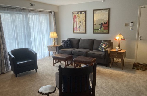 Orland Park Condo | Thirty Day Minimum Condo in Chicago SW Suburbs of Orland Park Illinois