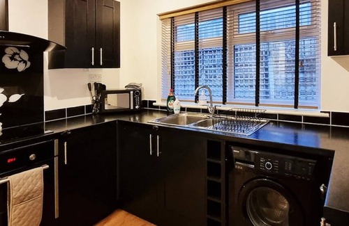 Clayton House | This 3-bedroom house has 4 beds plus an extra sofa bed, commonly hosting groups up of 6