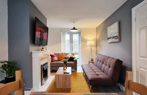 Clayton House | This 3-bedroom house has 4 beds plus an extra sofa bed, commonly hosting groups up of 6
