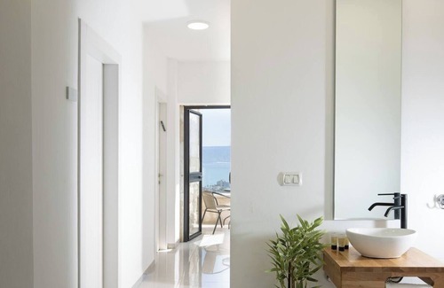 Tiberias Apartment | This apartment is a 2 bedroom(s), 2 bathrooms, located in Tiberias, North District.