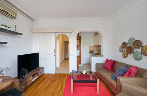 Etiler Apartment | This apartment is a 3 bedroom(s), 2 bathrooms, located in Beşiktaş, İstanbul.