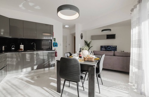 Mellieha Apartment | This apartment is a 3 bedroom(s), 2 bathrooms, located in Il-Mellieħa, null.