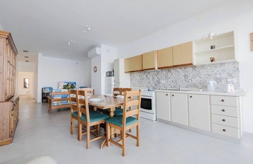 Għadira Apartment | This apartment is a 2 bedroom(s), 1 bathrooms, located in Il-Mellieħa, null.