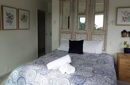 Ostend House | This beautiful 1950’s home