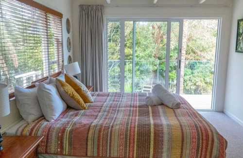 Ostend House | This beautiful 1950’s home