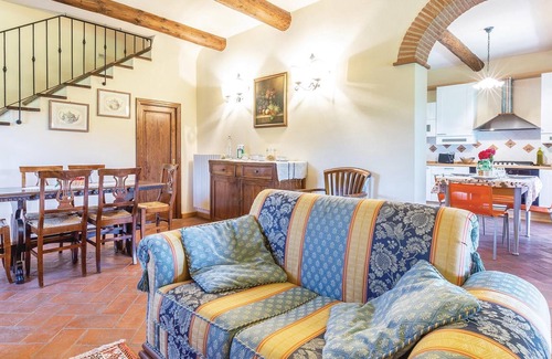 Subbiano House | This beautiful and characteristic villa with outbuildings is the ideal solution for your vacation in