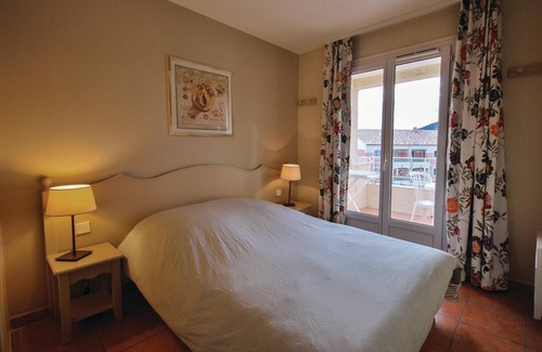 Les Issambres Apartment | This beautiful apartment is located on the 2nd floor of a secured complex and offers its guests a go