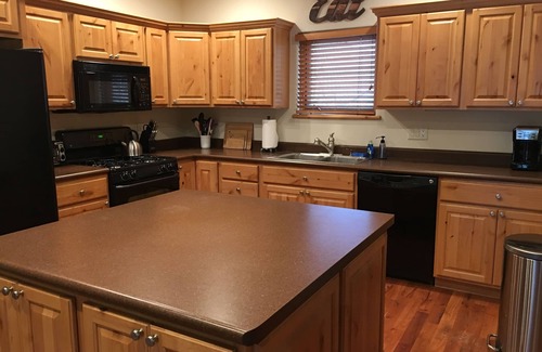 Ouray House | This beautiful, spacious condo is located right off Main Street in Ouray.