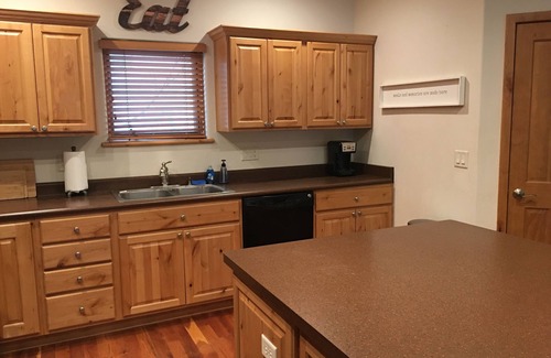 Ouray House | This beautiful, spacious condo is located right off Main Street in Ouray.
