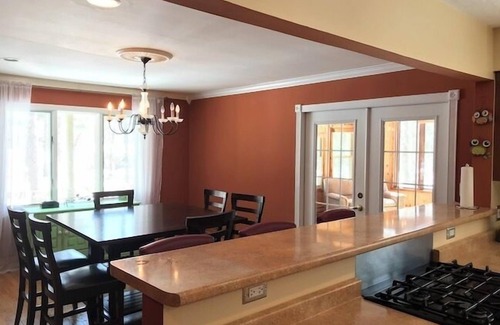 St Germain Cottage | This beautiful unit is the former Estrold Resort Manager’s home.