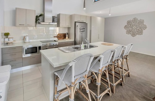 Paynesville House | This beautifully presented apartment is right in the heart of Paynesville