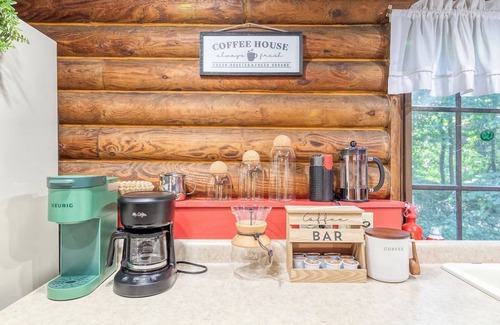 Saugatuck Cabin | This cabin is a 2 bedroom(s), 1.5 bathrooms, located in Saugatuck, MI.