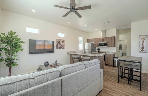 Tucson House | This centrally located 2 bedroom 2 bathroom is fully remodeled with electric vehicle charging on site