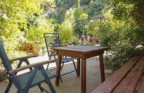 Lamalou-les-Bains House | This charming vacation home with a lot of charm is the ideal setting for a nice vacation.