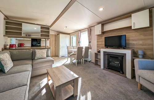 Penrith House | This comfortable caravan offers everything you need to enjoy your stay at Lowther Park.