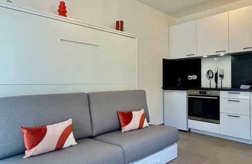 French Riviera Condo | This condominium is a 1 bedroom(s), 1 bathrooms, located in Beausoleil (06240), AL.