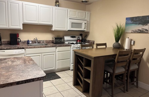 Gainesville Condo | This condominium is a 2 bedroom(s), 1 bathrooms, located in Gainesville, FL.