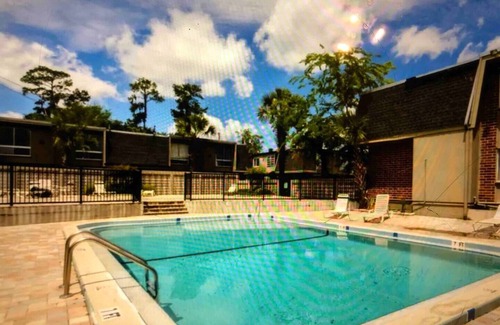 Gainesville Condo | This condominium is a 2 bedroom(s), 1 bathrooms, located in Gainesville, FL.