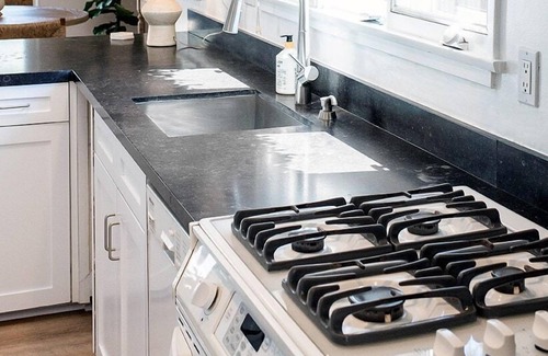 Montecito Cottage | This cottage is a 1 bedroom(s), 1 bathrooms, located in Montecito, CA.