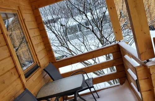 Seguin Cabin | This cottage is a 2 bedroom(s), 1 bathrooms, located in parry sound, on.