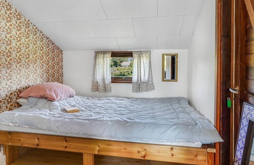 Skastrup Strand House | This cottage is located on Skåstrup beach and has signs of use, which at the same time give the hous