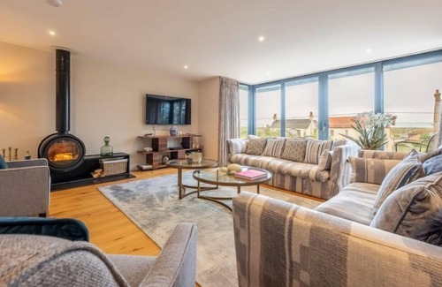 Brancaster Staithe House | This exceptional and spectacular contemporary luxury home stay in the sailing village of Brancaster