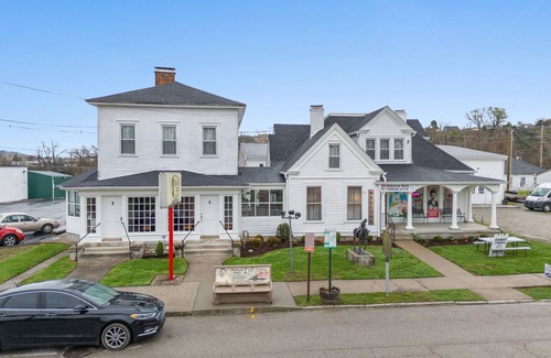 Frankfort House | This gem sits in the heart of picturesque South Frankfort, near the Kentucky river