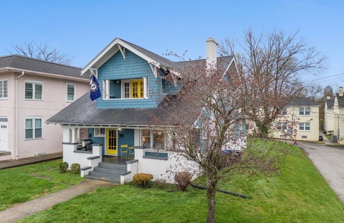 Frankfort House | This gem sits in the heart of picturesque South Frankfort, near the Kentucky river