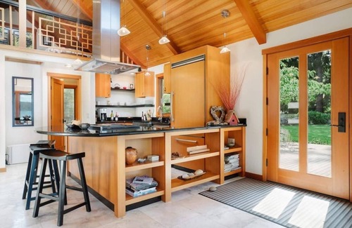 Eastsound House | This house is a 1 bedroom(s), 1 bathrooms, located in Eastsound, WA.