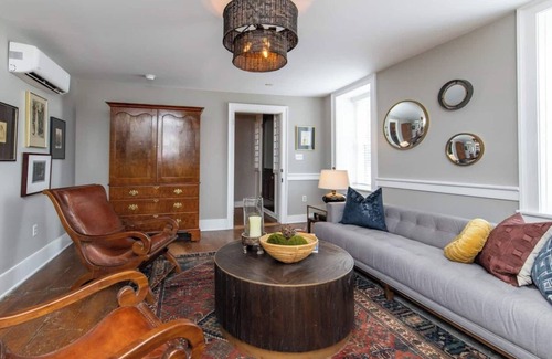Frankfort House | This house is a 3 bedroom(s), 2 bathrooms, located in Frankfort, KY.
