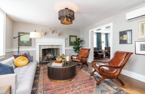 Frankfort House | This house is a 3 bedroom(s), 2 bathrooms, located in Frankfort, KY.