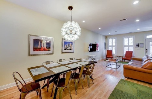 Near Northeast House | This house is a 3 bedroom(s), 2.5 bathrooms, located in Washington, DC.